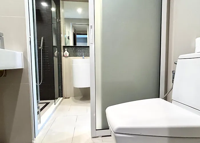 Lovely One Bedroom Sathorn Apartment *